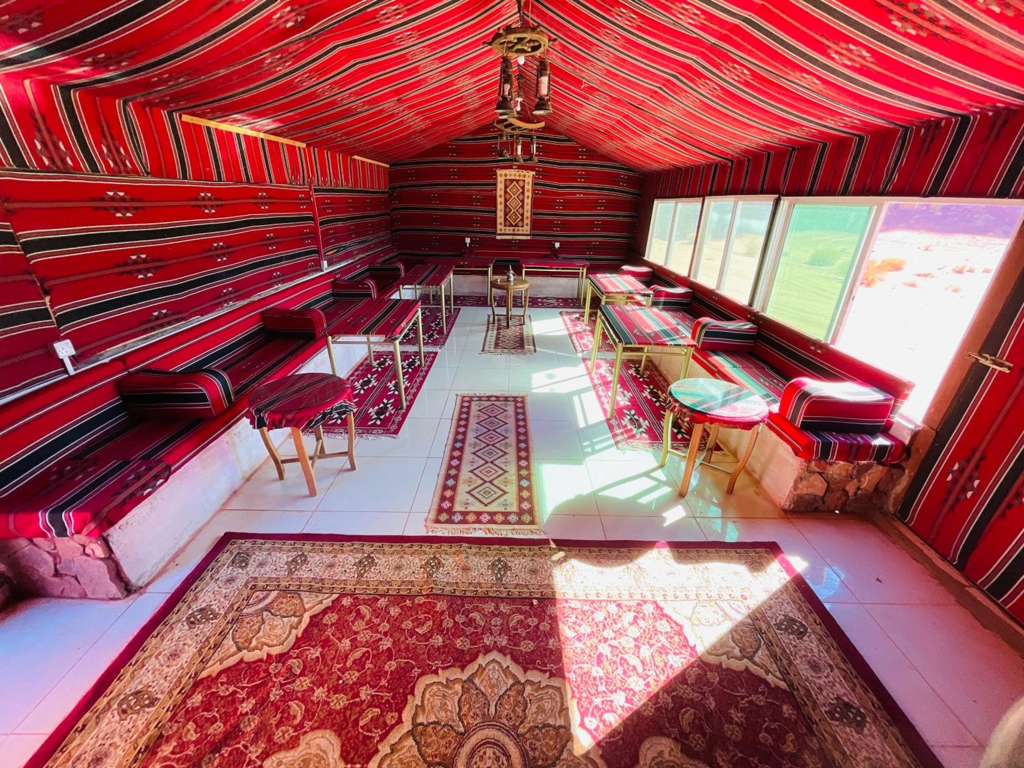 Desert Rock Camp Wadi Rum Eksteriør bilde